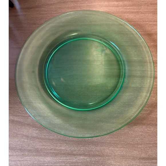 Vintage 9 1/2” uranium glass plate - Picture 10 of 10